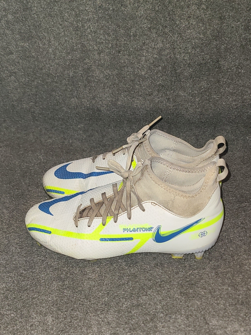 Nike Phantom GT2 Academy DF MG GS White Blue Soccer Cleat Size 3.5Y
